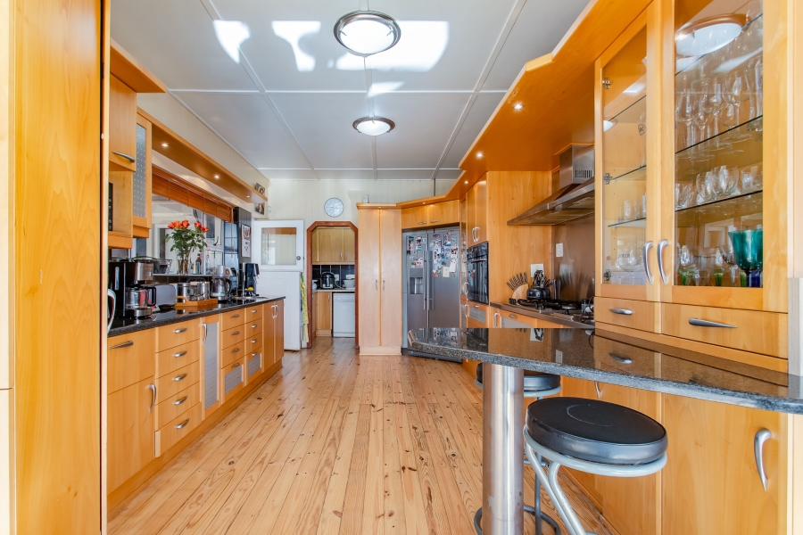 4 Bedroom Property for Sale in Lemoenkloof Western Cape
